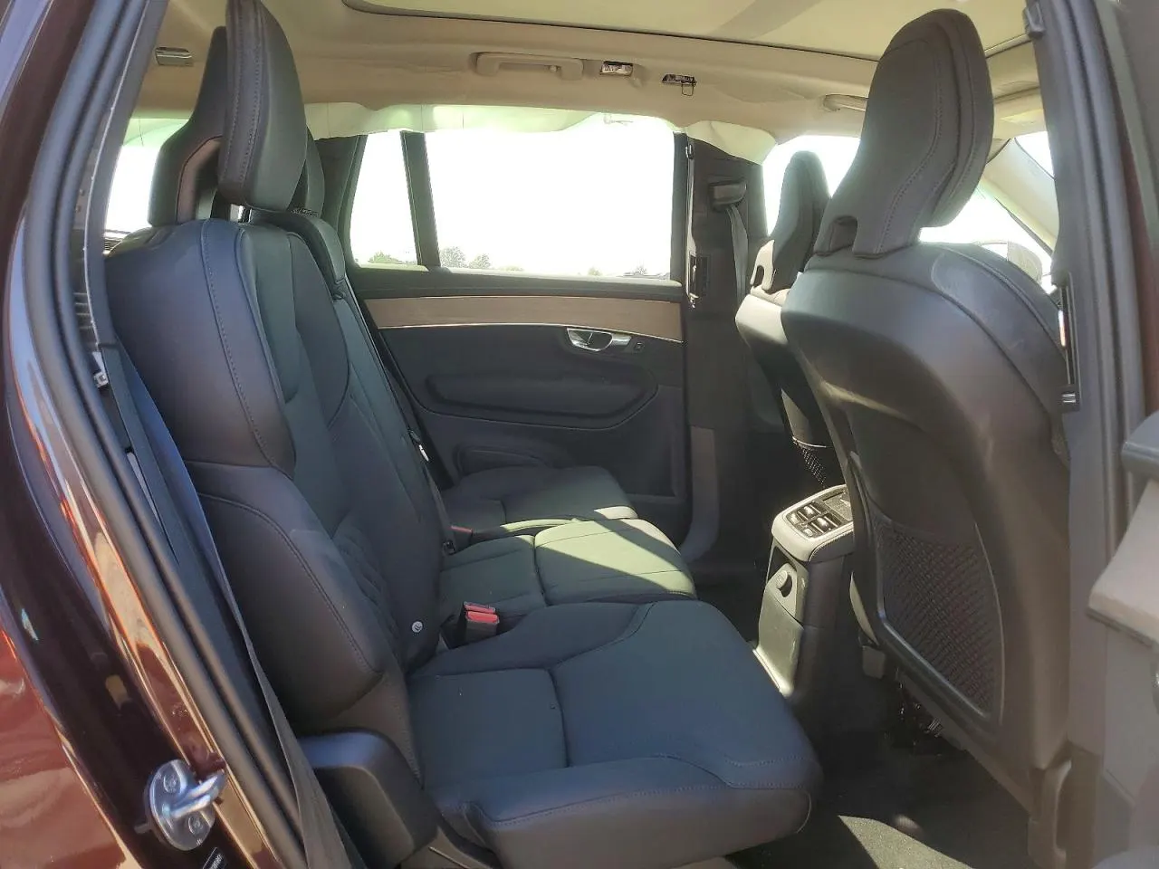 2025 Volvo XC90 Plug-In Hybrid Plus