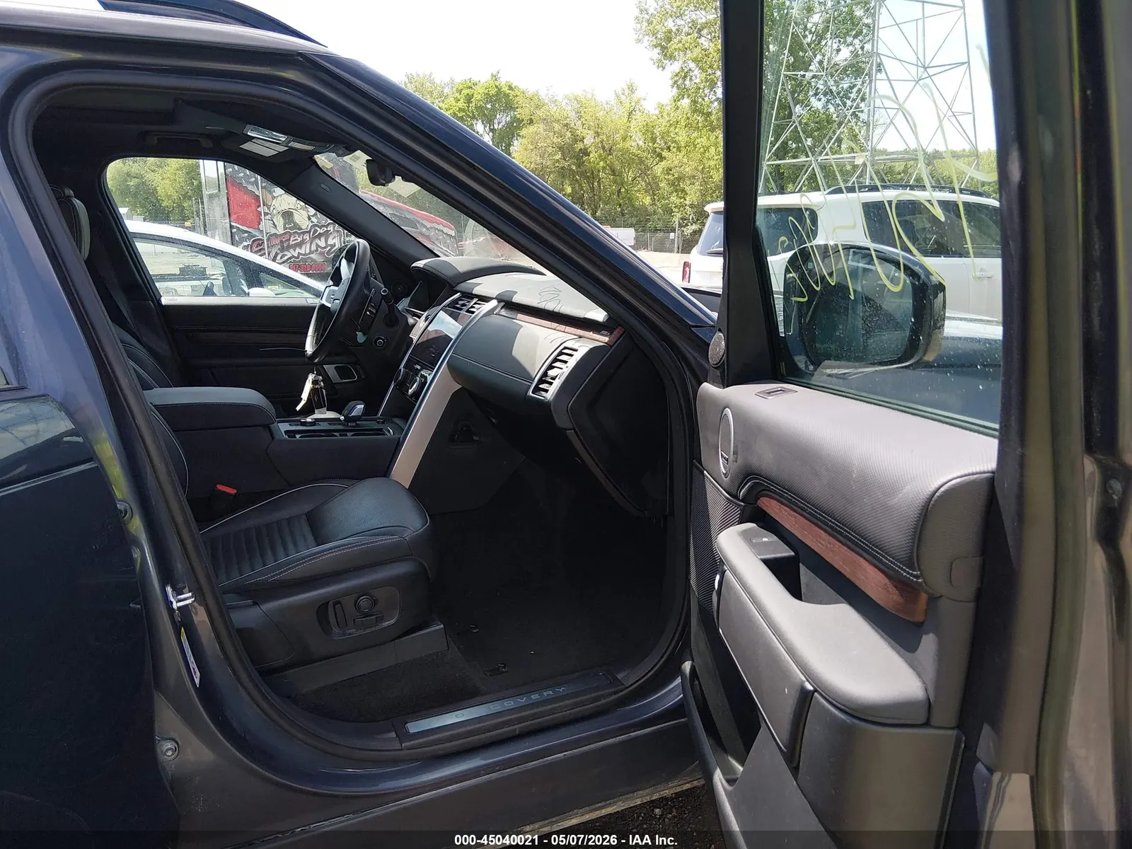 2024 Land Rover Discovery P300 DYNAMIC SE