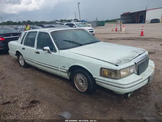 1991 Lincoln Town Car Executive