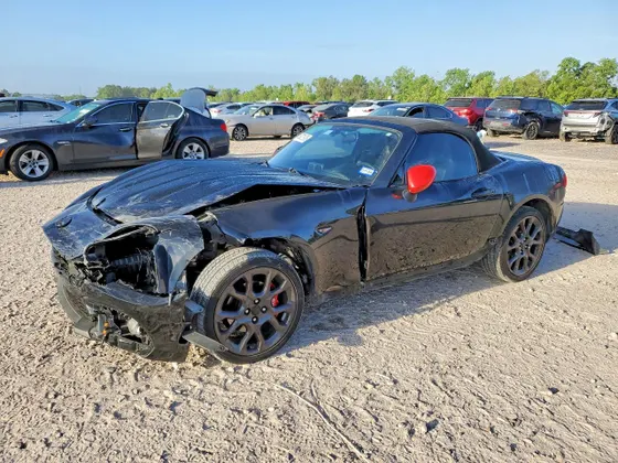 2019 FIAT 124 Spider Abarth