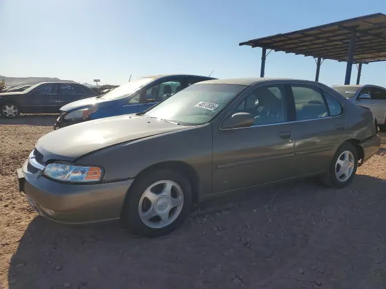 2000 Nissan Altima XE