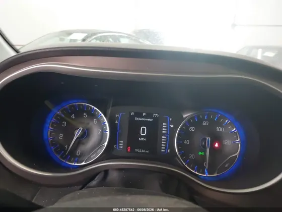 2021 Chrysler Voyager LXI