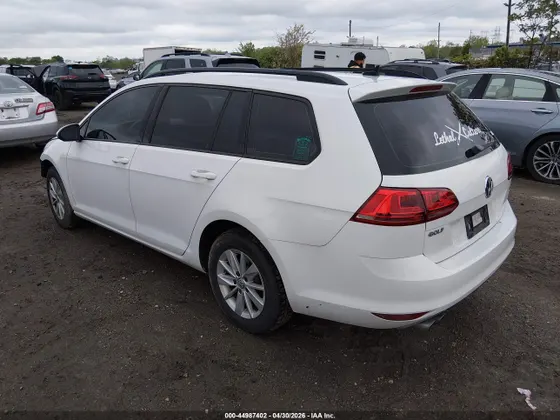 2017 Volkswagen Golf SportWagen S