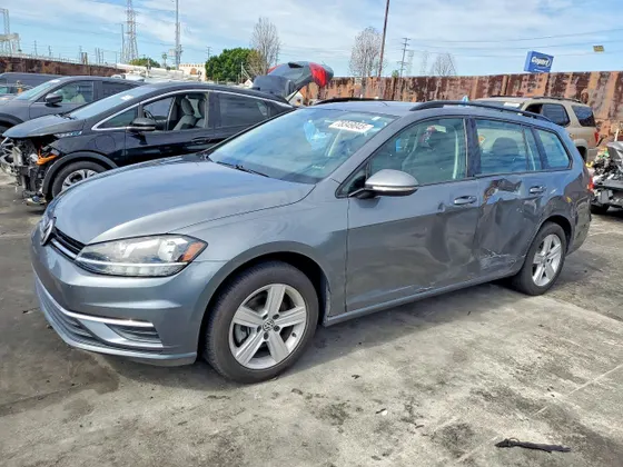 2018 Volkswagen Golf SportWagen S