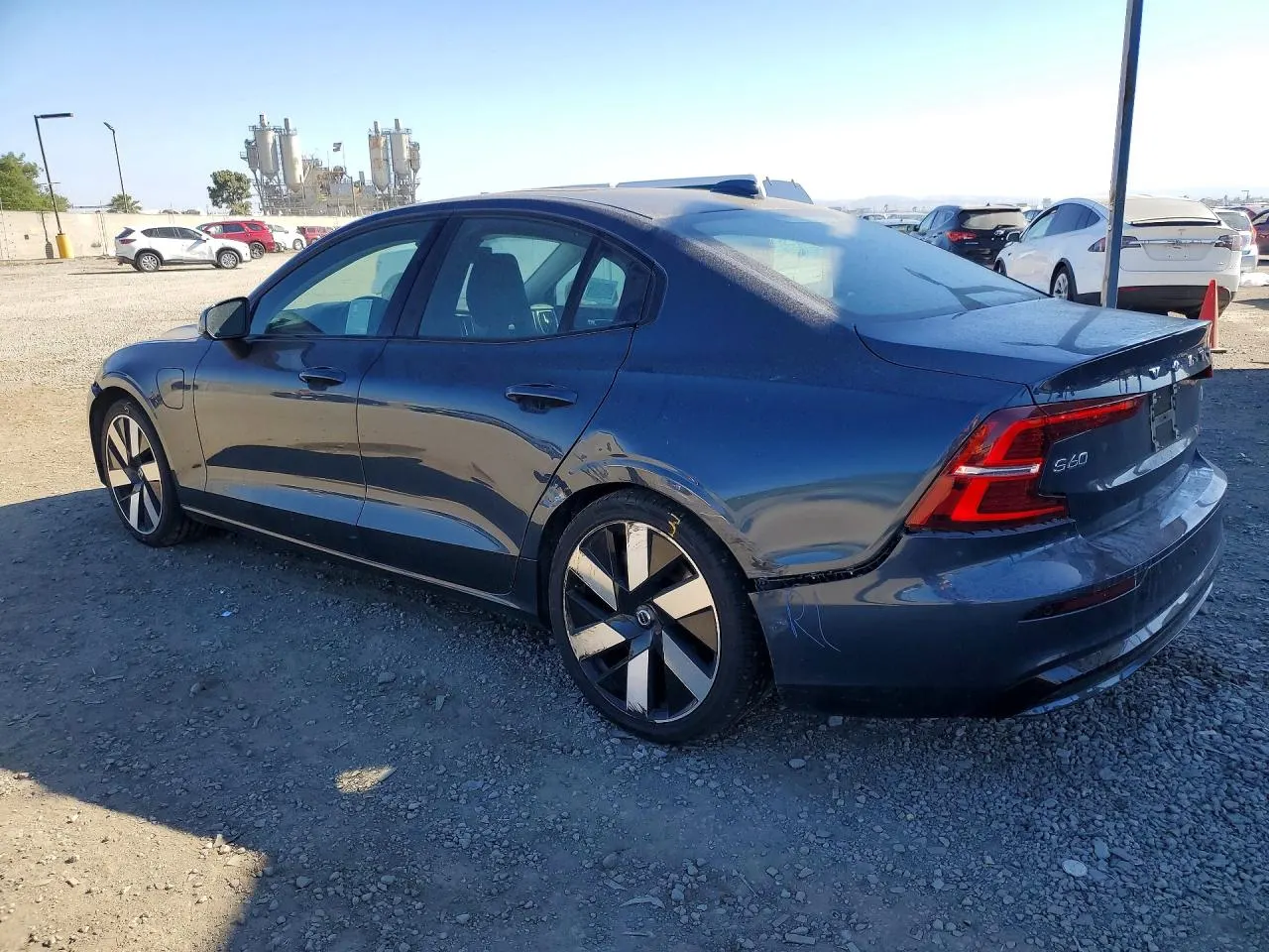 2024 Volvo S60 Recharge Plug-In Hybrid Core Dark Theme