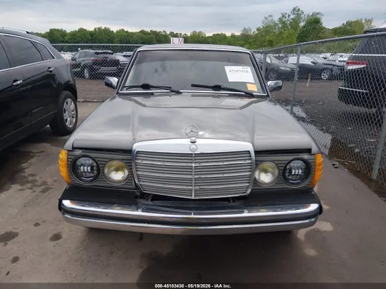 1983 Mercedes-Benz 300 Series 300D-T