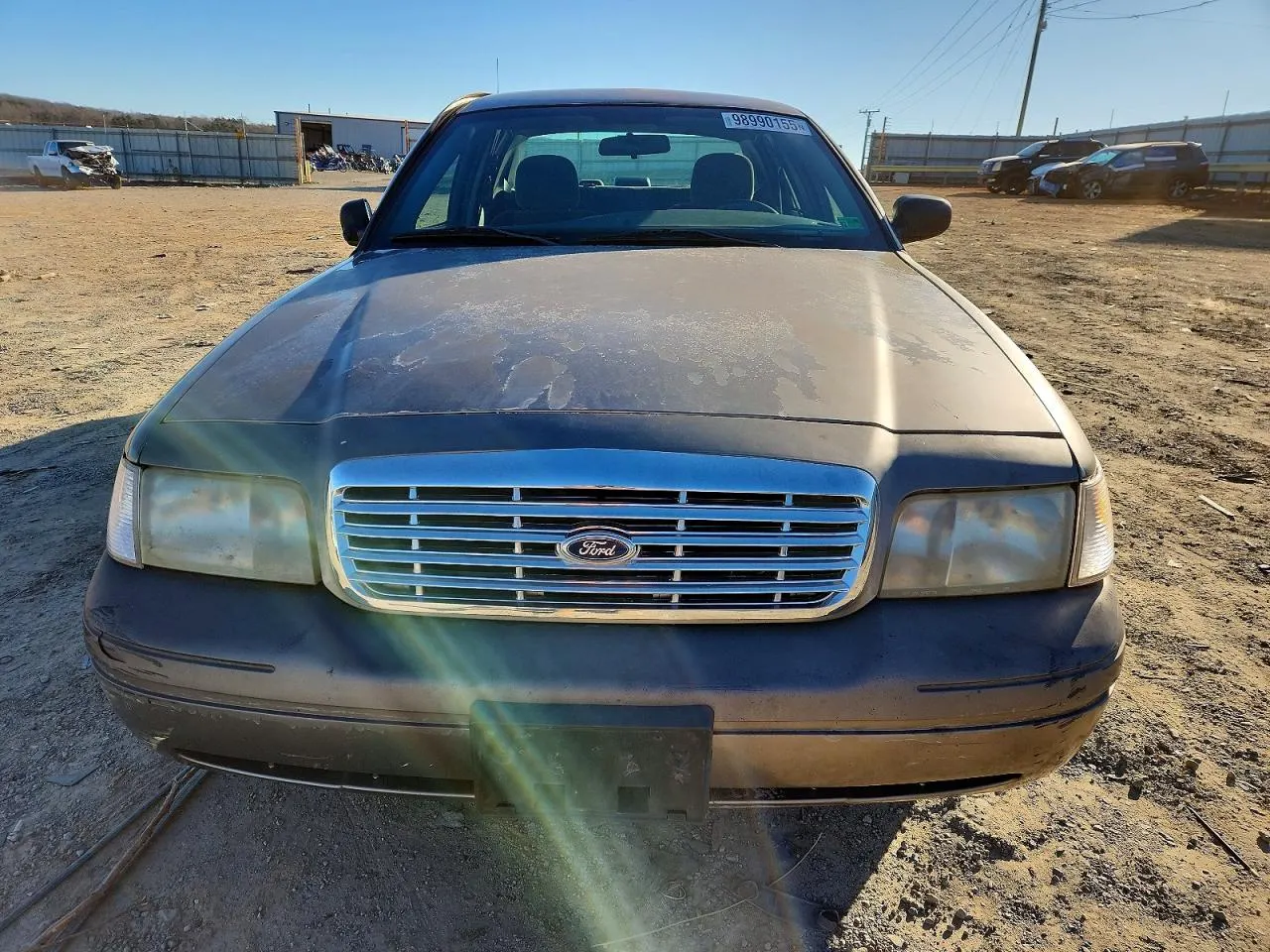 2005 Ford Crown Victoria Standard