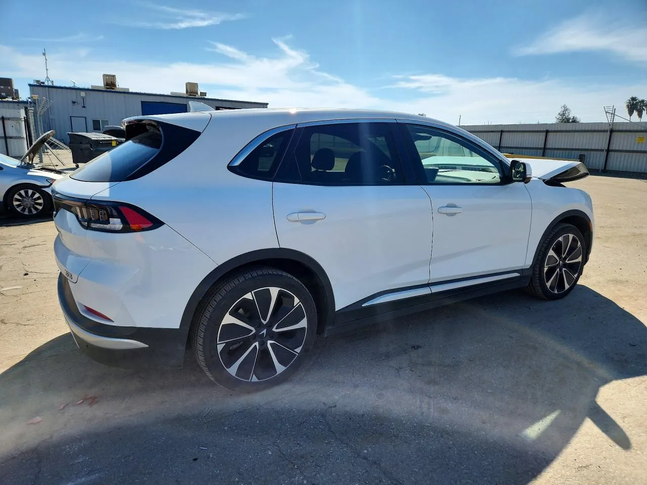 2023 VinFast VF 8 Plus