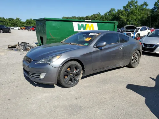 2010 Hyundai Genesis Coupe Grand Touring w/Nav