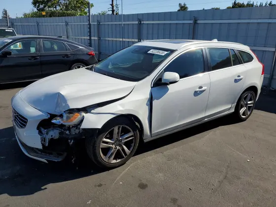 2015 Volvo V60 T5 Drive-E Premier
