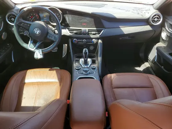 2022 Alfa Romeo Giulia Veloce