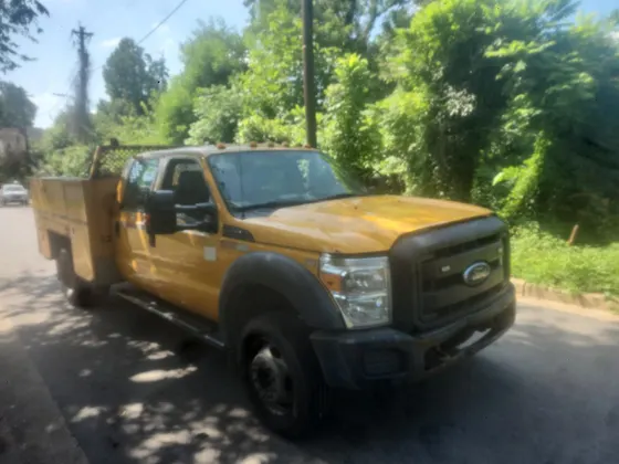 2013 Ford F-550 SUPER DUTY