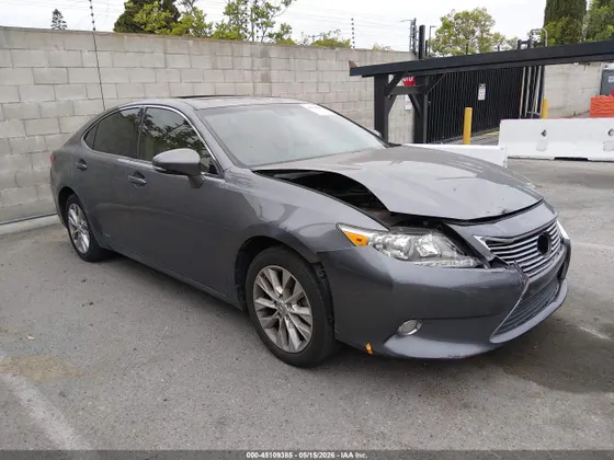 2014 Lexus ES 300h Hybrid
