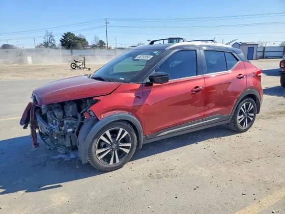 2018 Nissan Kicks S