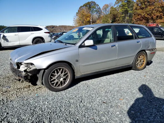 2004 Volvo V40 1.9T