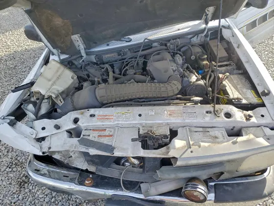 1996 Mazda B-Series 4WD Truck LE