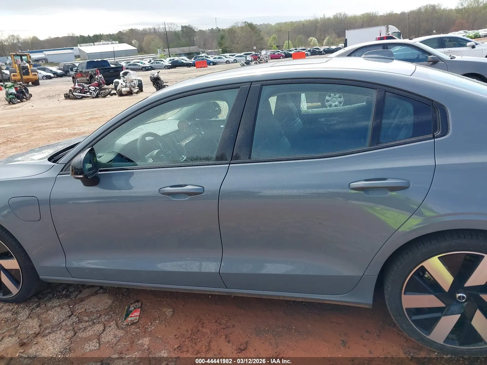 2024 Volvo S60 Recharge Plug-In Hybrid Plus Dark Theme
