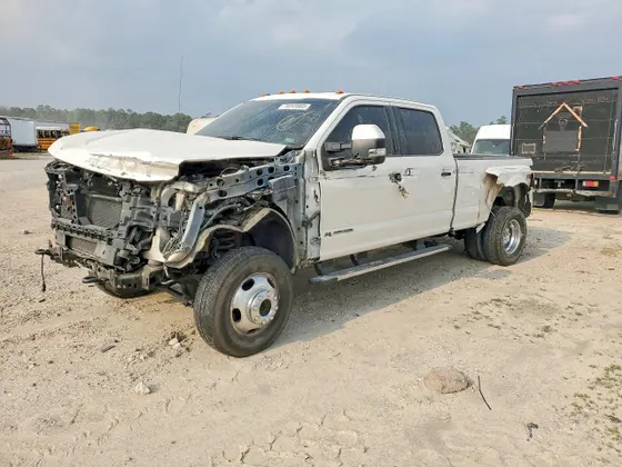 2017 Ford Super Duty F-350 DRW Lariat