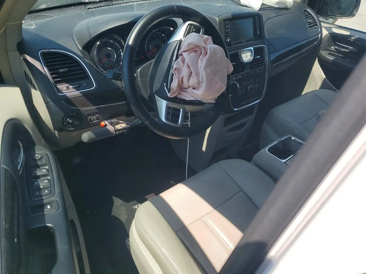 2016 Chrysler Town & Country Touring