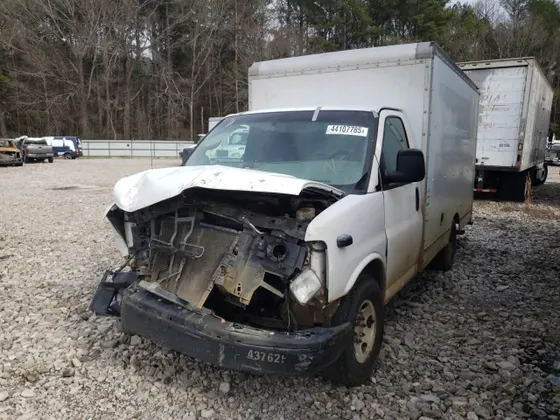 2012 GMC Savana Commercial Cutaway Work Van
