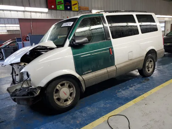 2004 GMC Safari Passenger XT