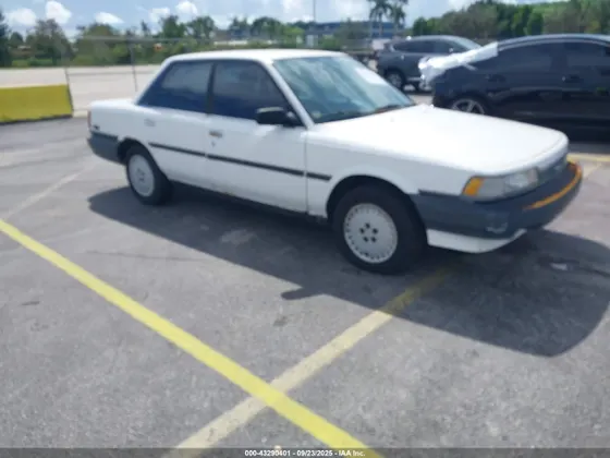 1989 Toyota Camry DLX