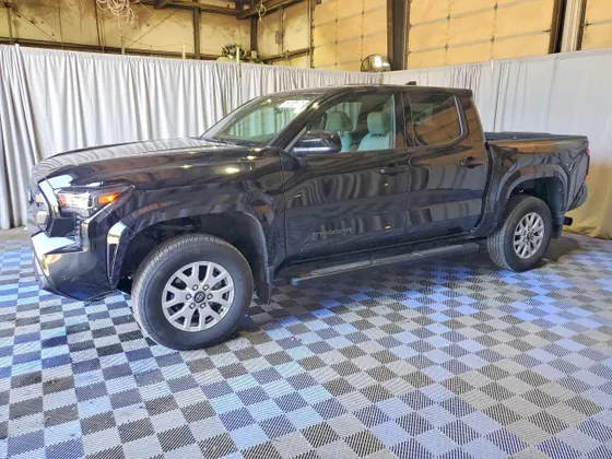 2025 Toyota Tacoma 4WD SR5