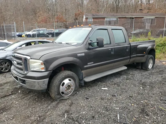 2005 Ford Super Duty F-350 DRW XL