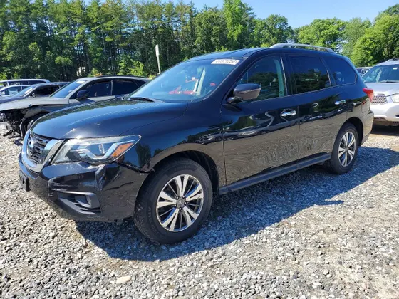 2017 Nissan Pathfinder Platinum