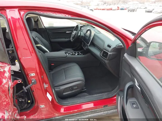 2025 VinFast VF 8 Eco