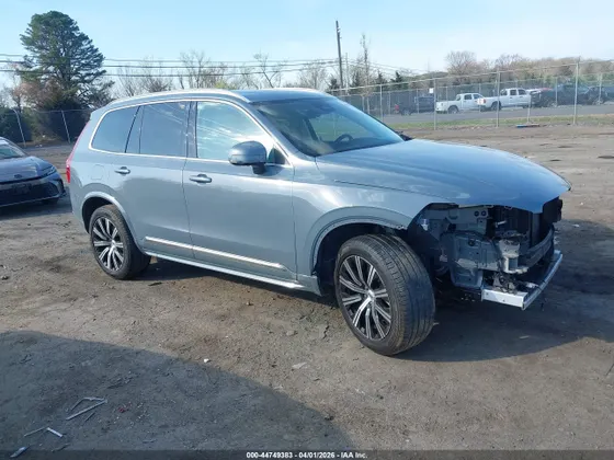 2023 Volvo XC90 Plus
