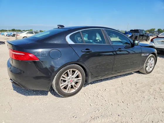 2017 Jaguar XE 25t Premium