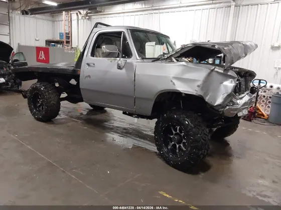 1993 Dodge D250 & W250 W200/W250