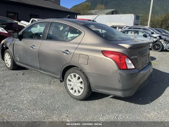 2016 Nissan Versa S Plus