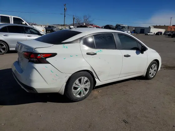2021 Nissan Versa S