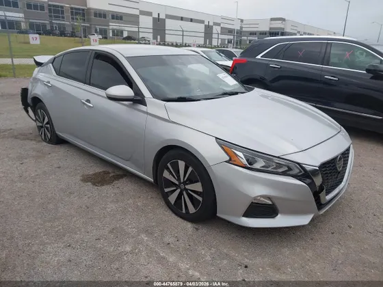 2022 Nissan Altima 2.5 SV