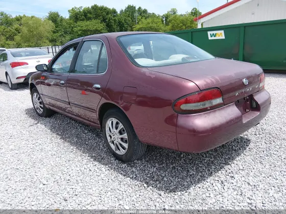 1997 Nissan Altima XE