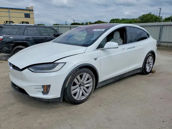 2016 Tesla Model X 70D
