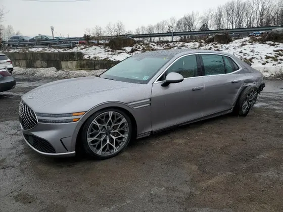 2024 Genesis G90 e-SC