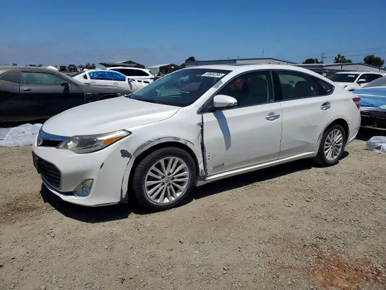 2015 Toyota Avalon Hybrid XLE Touring