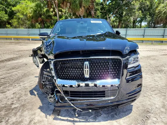 2023 Lincoln Navigator L Reserve