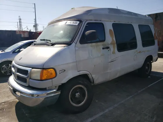 1998 Dodge Ram Van B1500