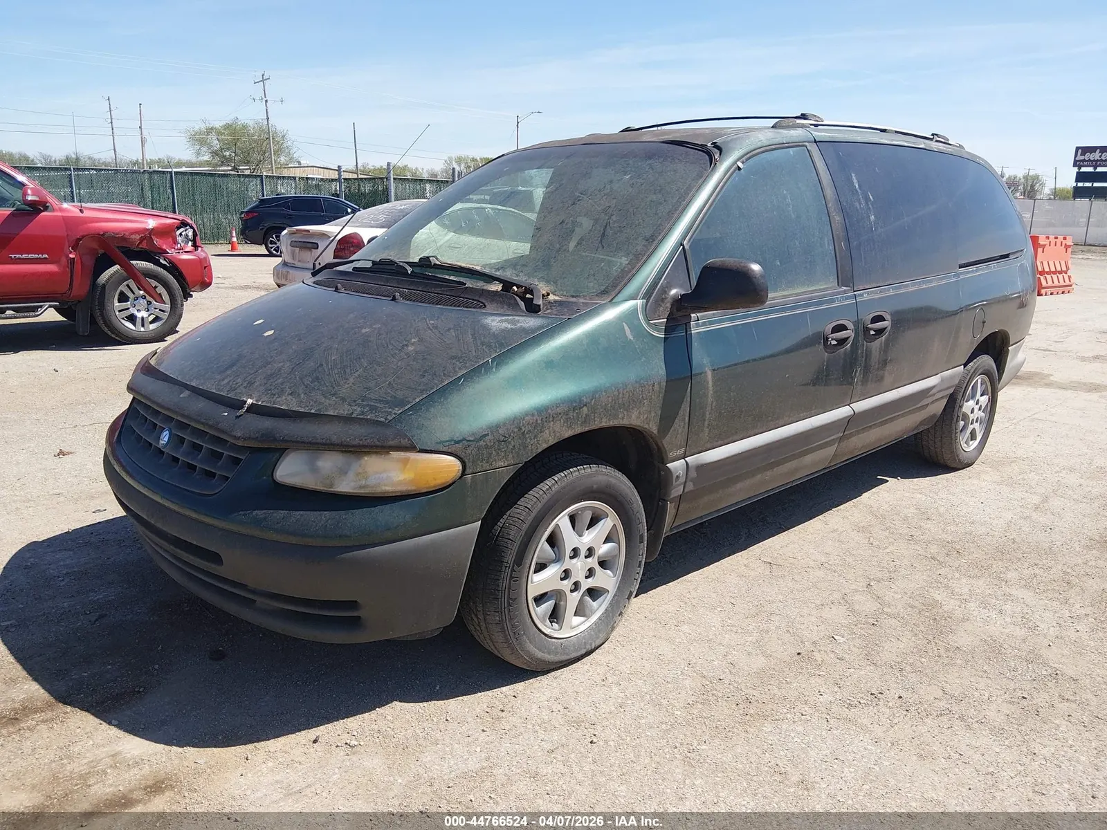 1996 Plymouth Voyager SE
