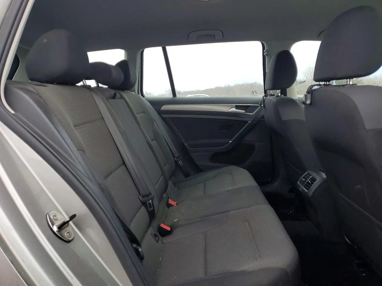 2017 Volkswagen Golf SportWagen S