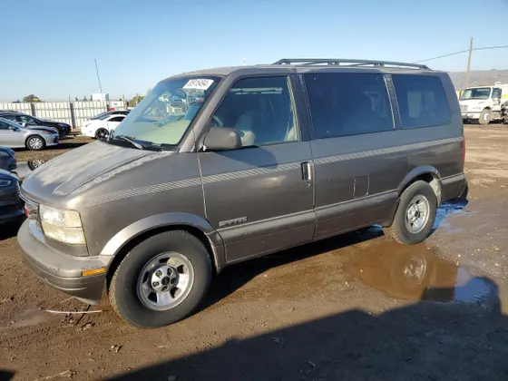 1999 GMC Safari Passenger XT