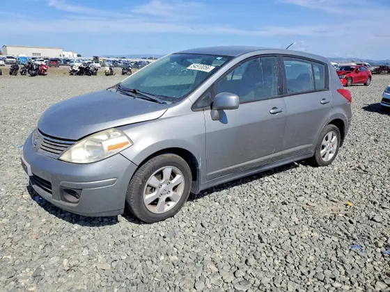 2008 Nissan Versa 1.8 SL