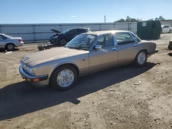 1994 Jaguar XJ VANDENPLAS