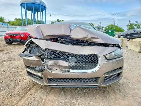 2017 Jaguar XE