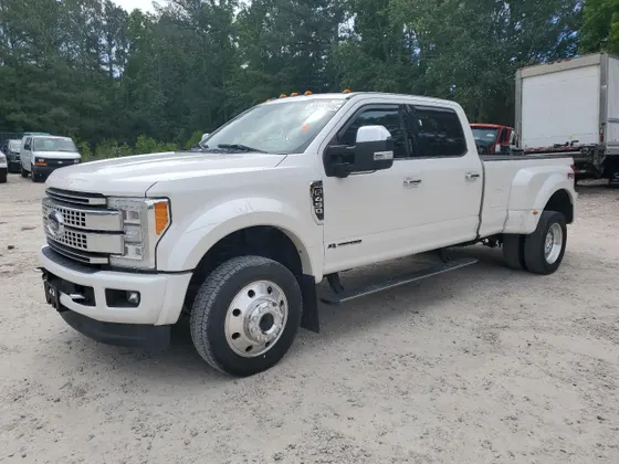 2018 Ford Super Duty F-450 DRW XL