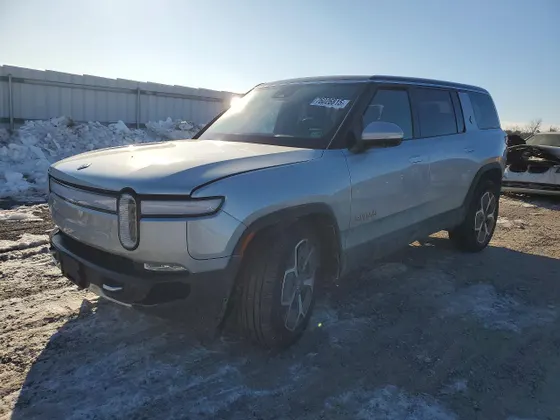 2023 Rivian R1S Adventure
